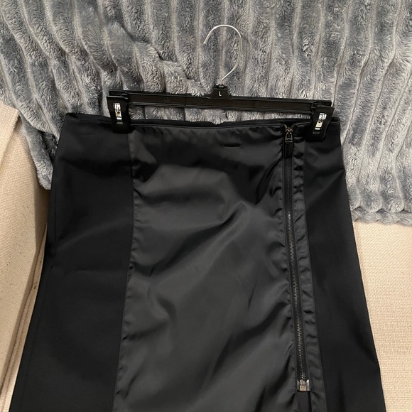 Prada Black Pencil Skirt with Zipper Accent - Picture 5 of 10